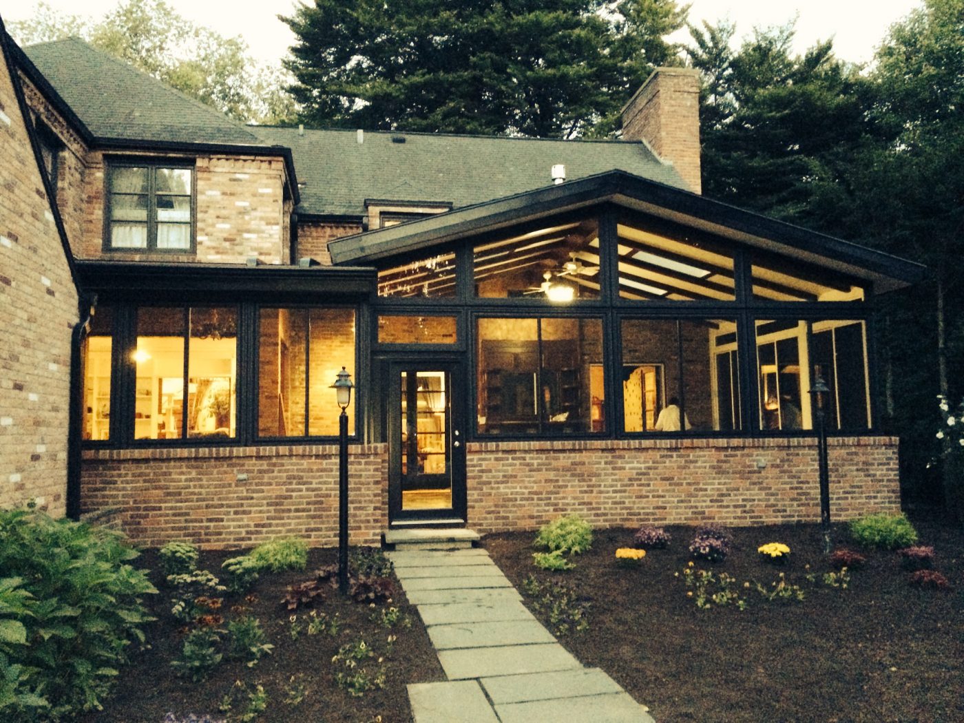 Antique Brown Eco Green Knee Wall