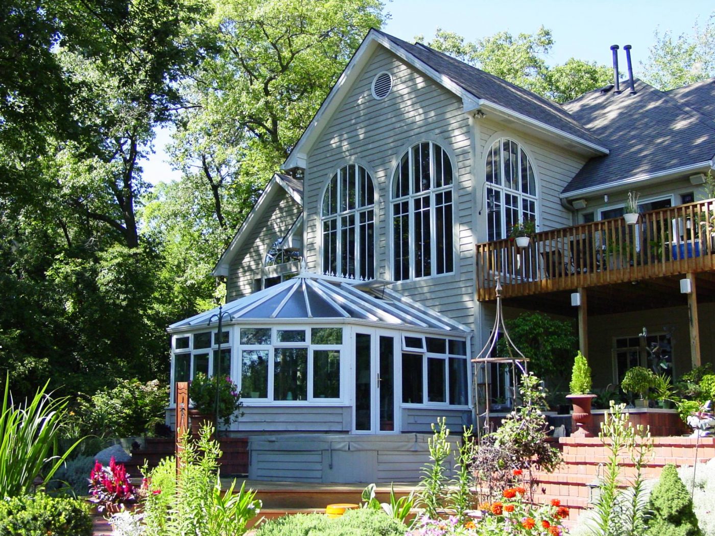 glass-with-knee-wall