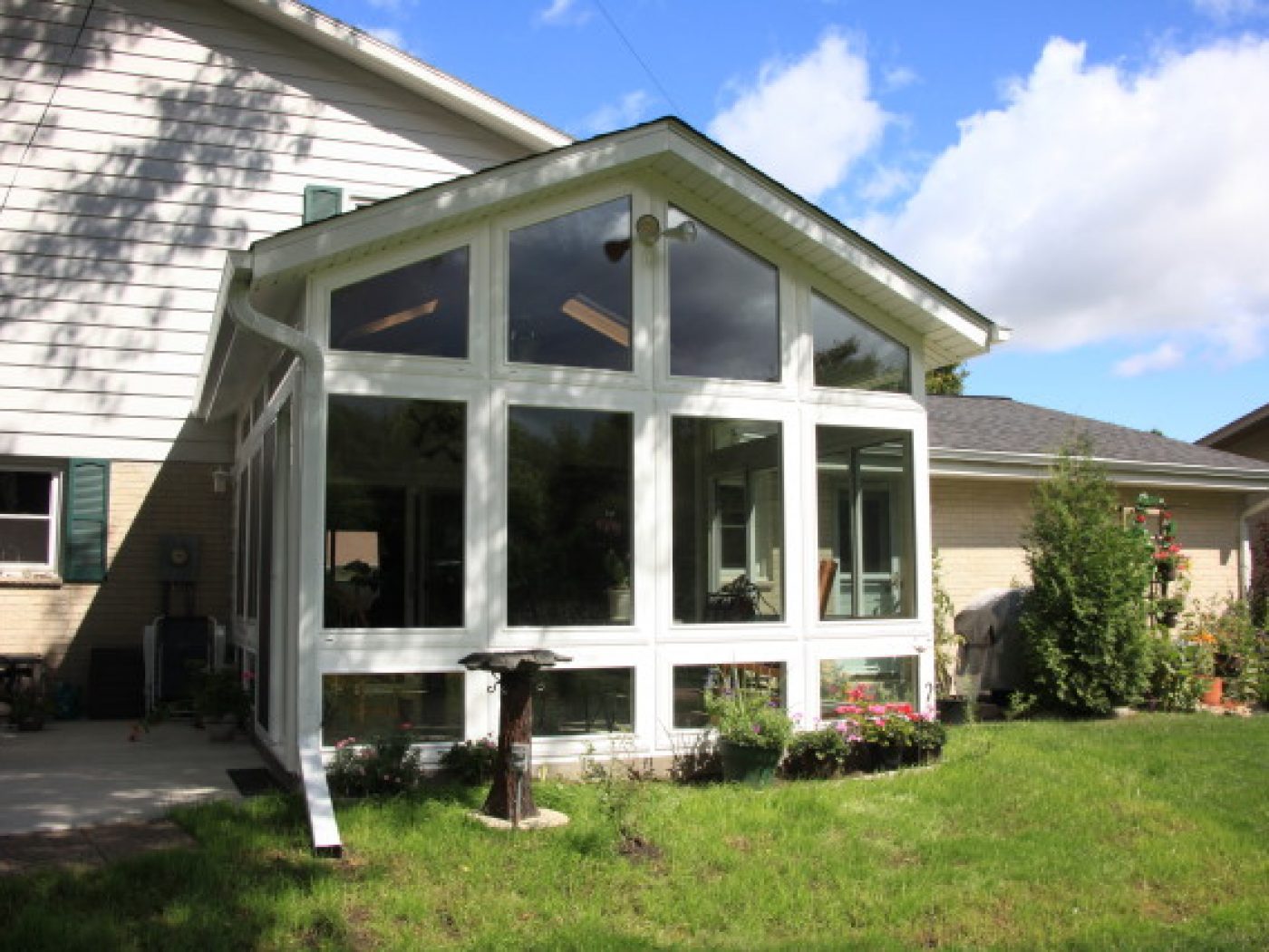 White Glass Knee Wall Transitions (6)