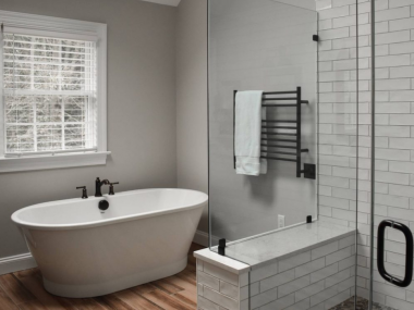 Enclosed tub and clearance shower combo
