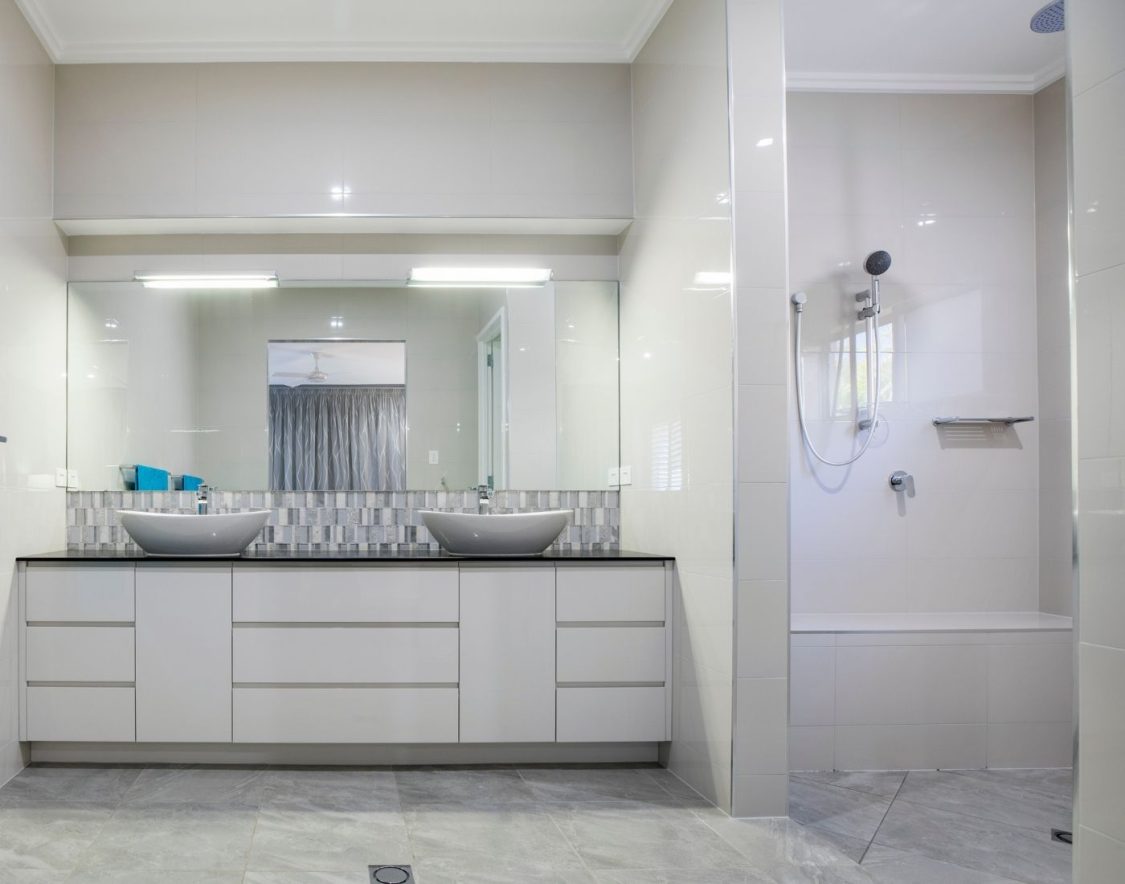 White master bathroom remodel idea