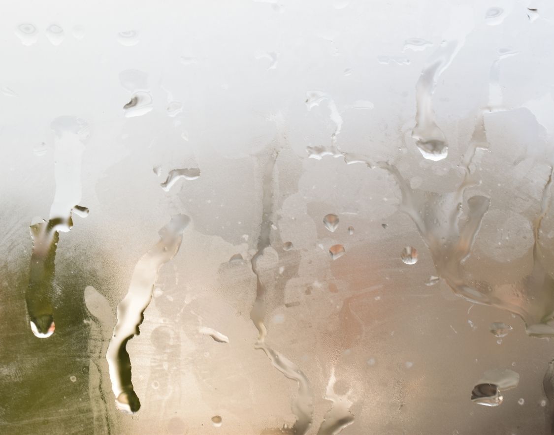 what causes foggy windows