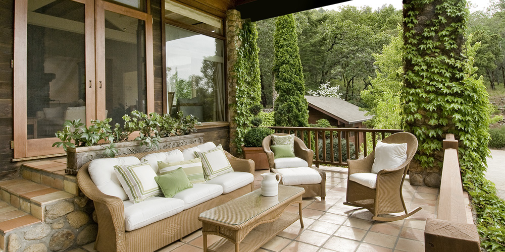 Minimalist Wooden Patio Door Design