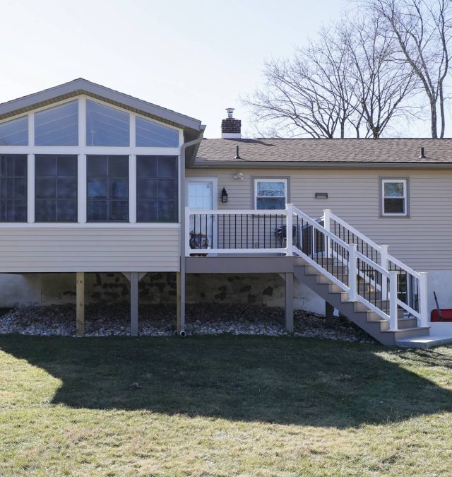 Lori Circle Three Season Room