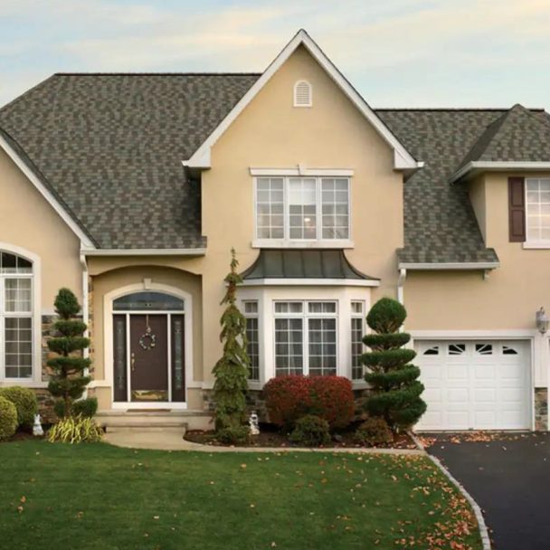 GAF Shingle Colors on home with Stucco