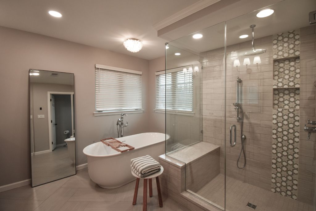 Modern and neutral bathroom inspiration with tub and shower