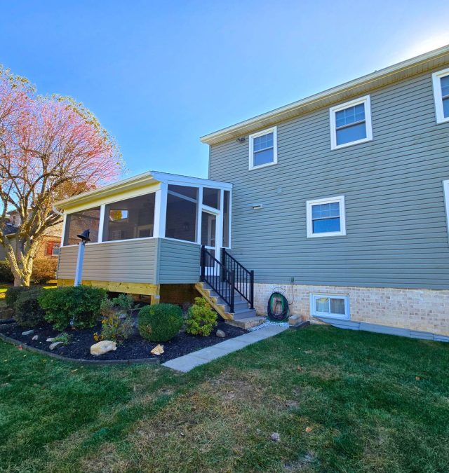Sunset Avenue – Screened Porch