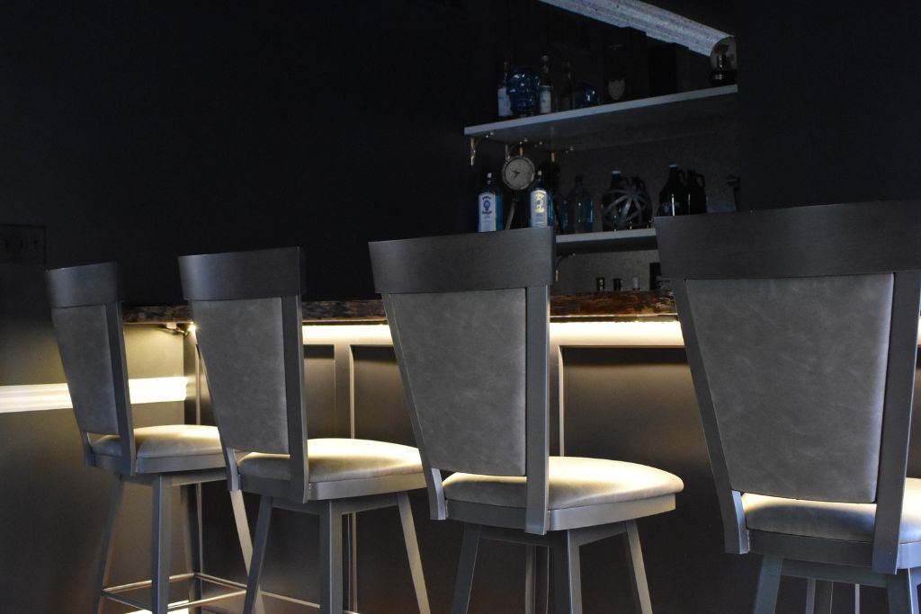 Remodeling a basement with a bar or lounge