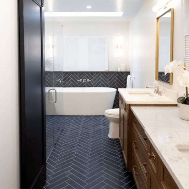 Beautiful tiled bathroom with double vanity